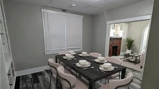 The dining area inside the Harlem House