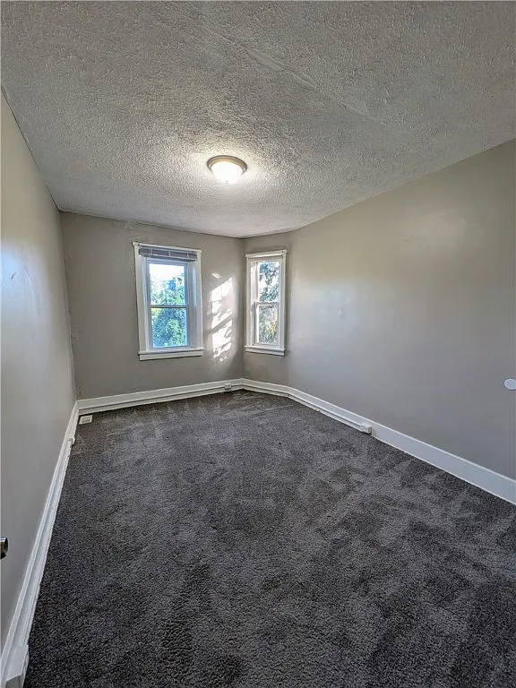 the-linden0grove-foundation-harlem-ave-bedroom-4